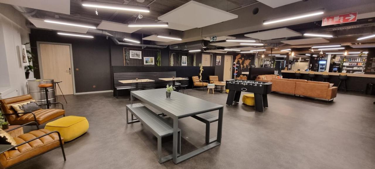 Auberge Jeunesse Charleroi Youth Hostel ภายนอก รูปภาพ